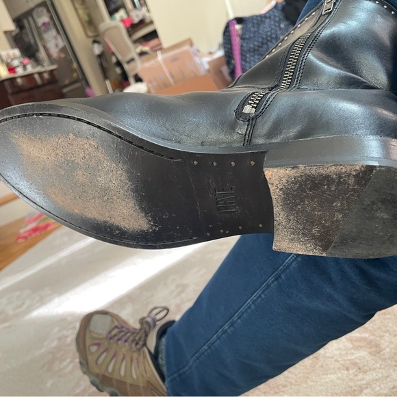 Frye black short boots with studs size 9 1/2 Excellent condition - Picture 6 of 7